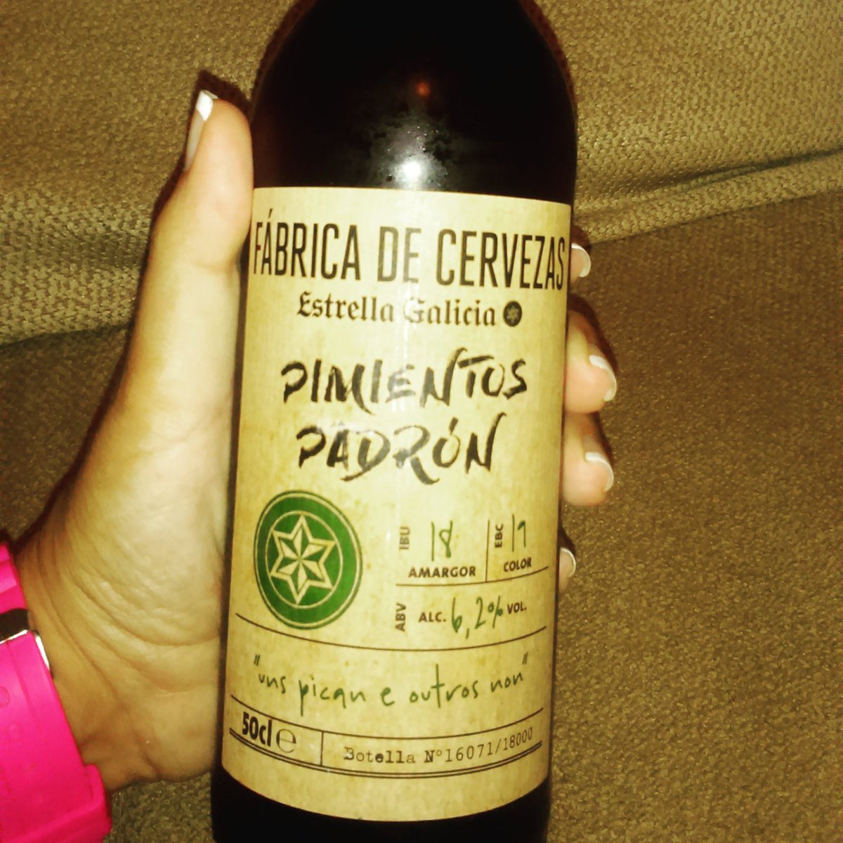 chuschain's tweet photo. #landrober100 eu brindo con Estrella Jalisia de Pemento de Padrón!😊���🍻 https://t.co/7oBOgHF36M