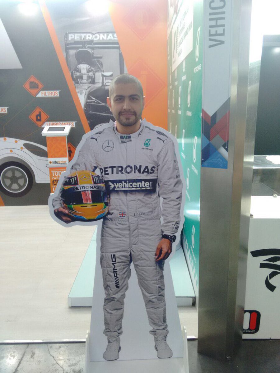 Vehicenter's tweet photo. Acércate a nuestro stand en #ExpocarMedellin2017, conoce todo lo que #Vehicenter tiene para tu vehículo y participa por muchos premios. https://t.co/30LmCmeeuQ