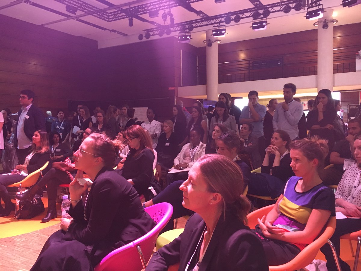 Le Hackathon <a href="/cosmetic360/">COSMETIC 360</a> est une irruption de jeunesse, de talent, d’inventivité et ce public nombreux le prouve.