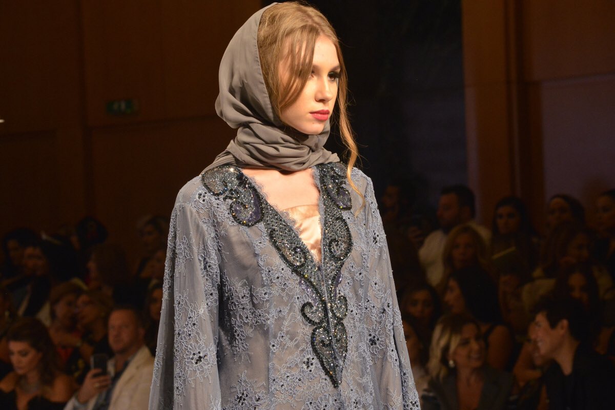 AbeerDarwiche's tweet photo. #fashion #johnnyfadlallah #samanthfadlallah #lipsmanagement #fsbeirut #fashiondesigner #syria #runway #abeerdarwiche #nikond810 @fsbeirut https://t.co/7fpgzPIMnR