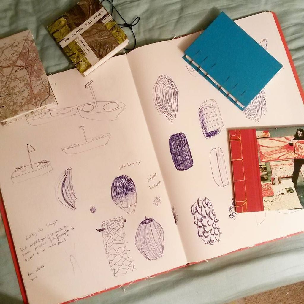 BeatrixMaker's tweet image. Drawing in my big handmade sketch book and packing my small sketch books ready for my bookbinding workshop on Saturday @brewerykendal 
Spac…