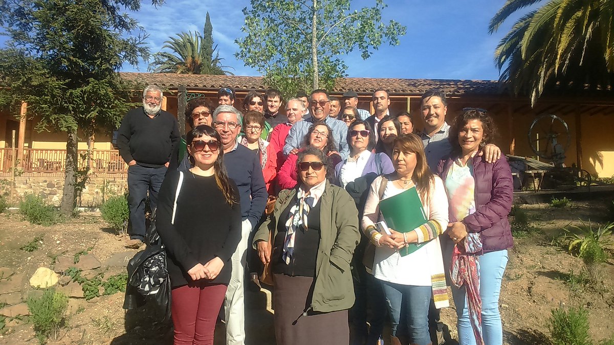 RoGaJiSa's tweet photo. En #Vichuquén empresarios turisticos participan en taller de cierre Nodo #BordeCostero apoyado por @Corfo donde fueron beneficiados 30 pymes https://t.co/6A7YSg6xYn