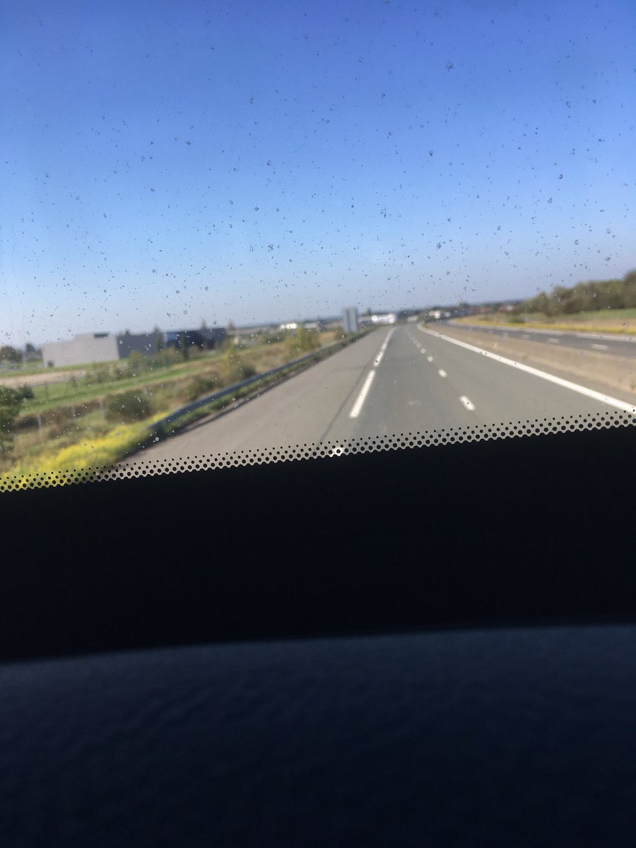 Mayadesta4's tweet photo. trajet en bus à vichy #icsfrance17 https://t.co/VR5vQMNuSm