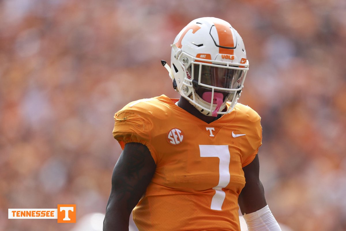 Vol_Football's tweet photo. Game captains at Alabama:
🍊 @Gmoney_7era
🍊 @JKShuttlesworth
🍊 @DreadHead_Vick
🍊 @Bcountry18 https://t.co/zR3W0vPqLh