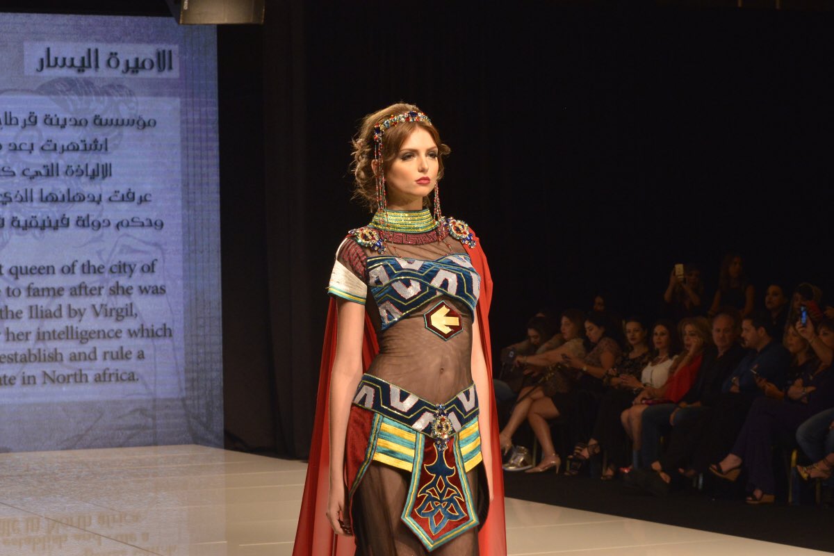 AbeerDarwiche's tweet photo. #fashion #johnnyfadlallah #samanthfadlallah #lipsmanagement #fsbeirut #fashiondesigner #syria #runway #abeerdarwiche #nikond810 @fsbeirut https://t.co/VxtxCI6PwX