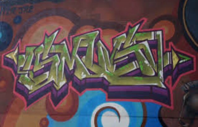 Mayadesta4's tweet photo. Grafitti beau, ou pas?  #icsfrance17 https://t.co/iZemkafFjp