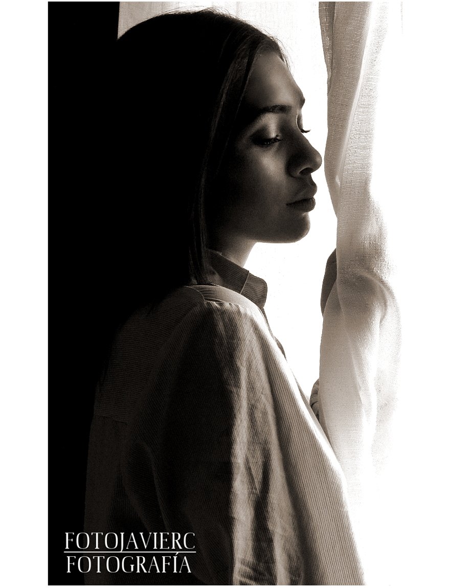 FotojavierC's tweet photo. "Quien busque el infinito, que cierre los ojos" (Milan Kundera)
 👄:@valentinallg (instagram)
 #photo #blackandwhite #model #latin #venezuela https://t.co/FKKYsOnFkt