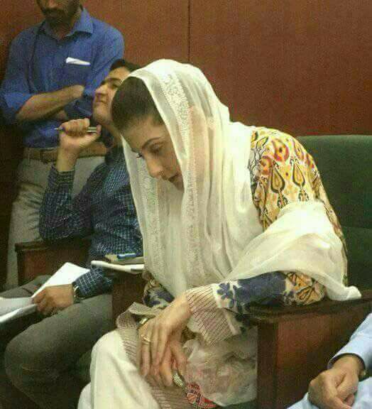 AnwarLodhi's tweet photo. خدا کی لاٹھی بے آواز ہے
 یہ محترمہ کہا کرتی تھی کہ "ہم حکمران خاندان ہیں" اور عمران خان ایک فارغ آدمی ہے https://t.co/s2zKQLFK9o