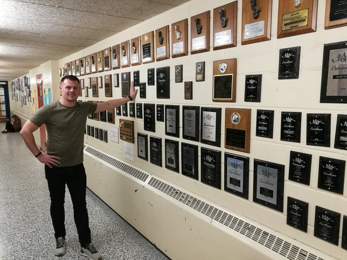 Last school in Toronto. A school with 53 clubs. Jealous! Trust the students and start clubs @nsscws <a href="/MAVOTIEN/">MAVO TIEN</a> @NUOVO030