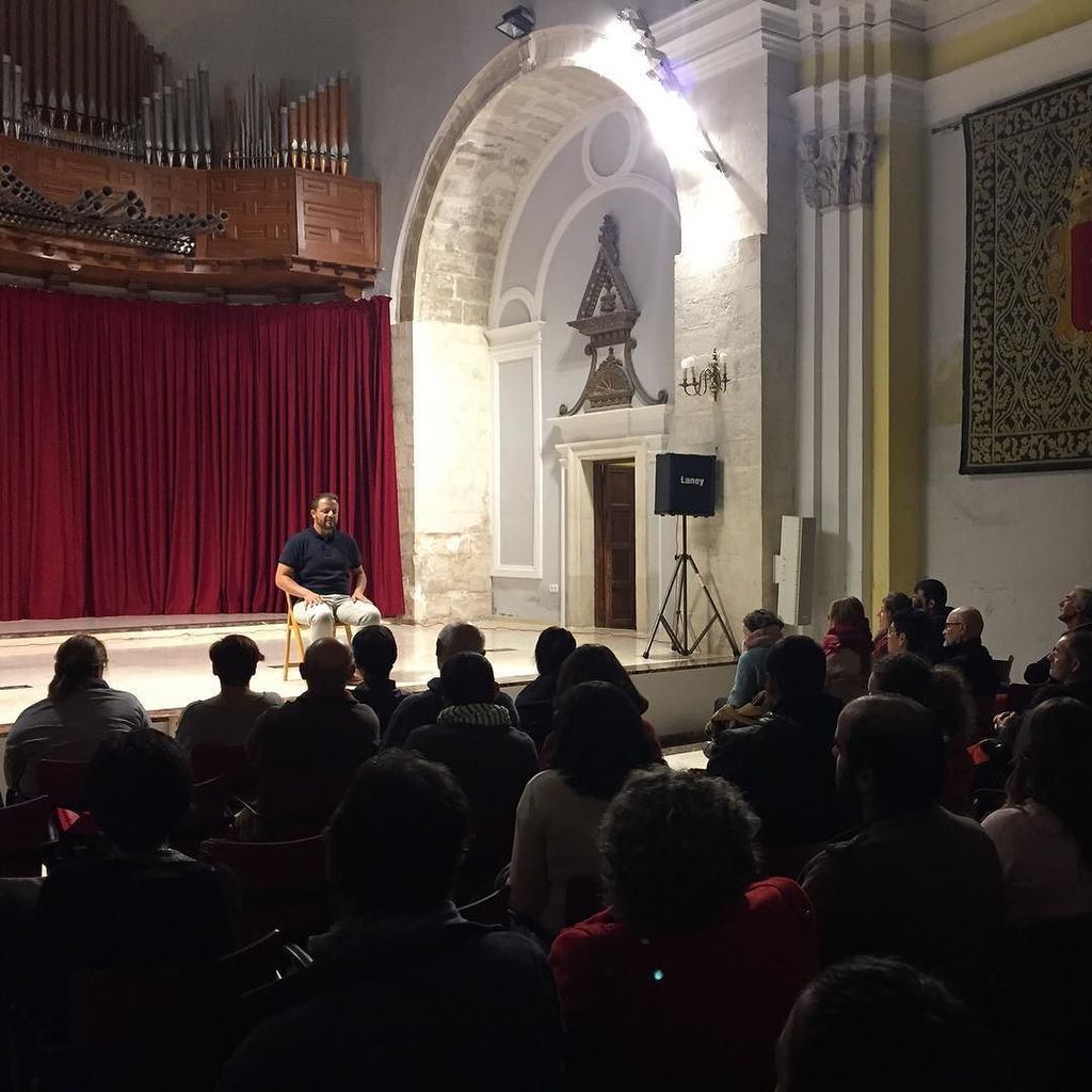 DPfst's tweet photo. Aquí andamos, en la #iglesiadesanmiguel con las historias de #lunanegra
Disfrutando de este penúltimo día del #dpfst
#yuju https://t.co/vDR626XLTf