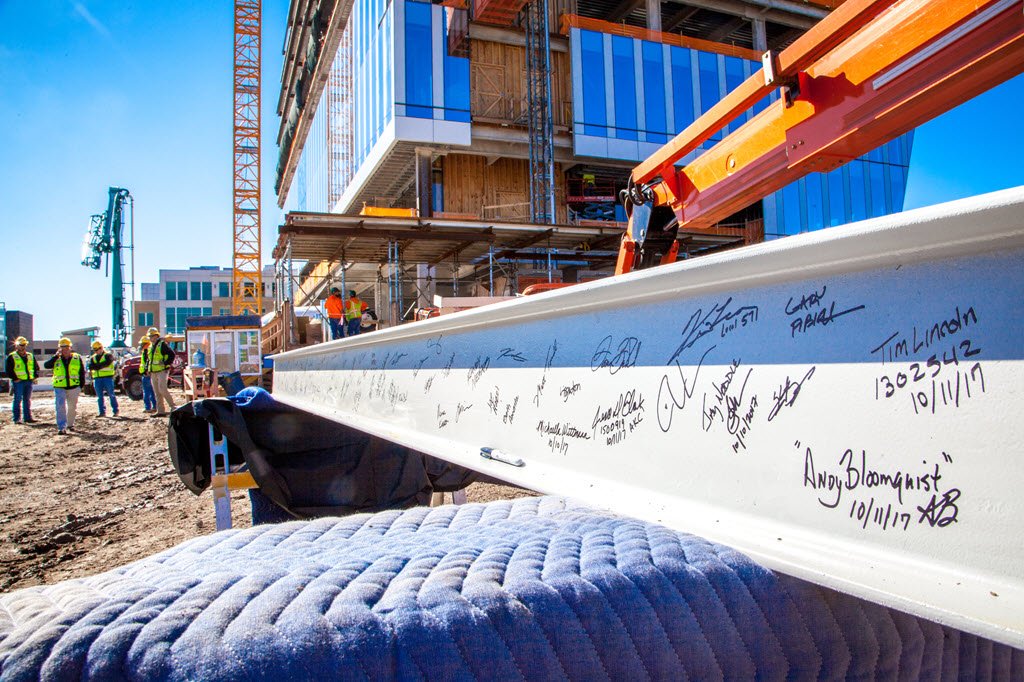 newHDRhq's tweet photo. My steel structure is complete now that I'm "topped out" with the final beam in place! https://t.co/PTCZO7naJt