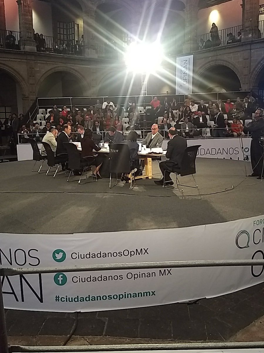 CJHF_AC_'s tweet photo. Mesa 3: Justicia y seguridad.

Gran inicio: "¡el país necesita reconstrucción de instituciones!" -Ana Laura Megaloni
#ciudadanosopinanmx https://t.co/vWnCGFdg1o