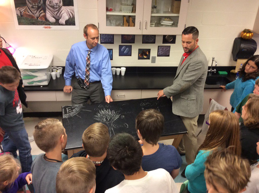 DebbieGatrel's tweet photo. Admin taking the time to interact with students makes a huge impact. #ESMSBestYearEver @MrRubey @mbully10 https://t.co/qFItkyB99j