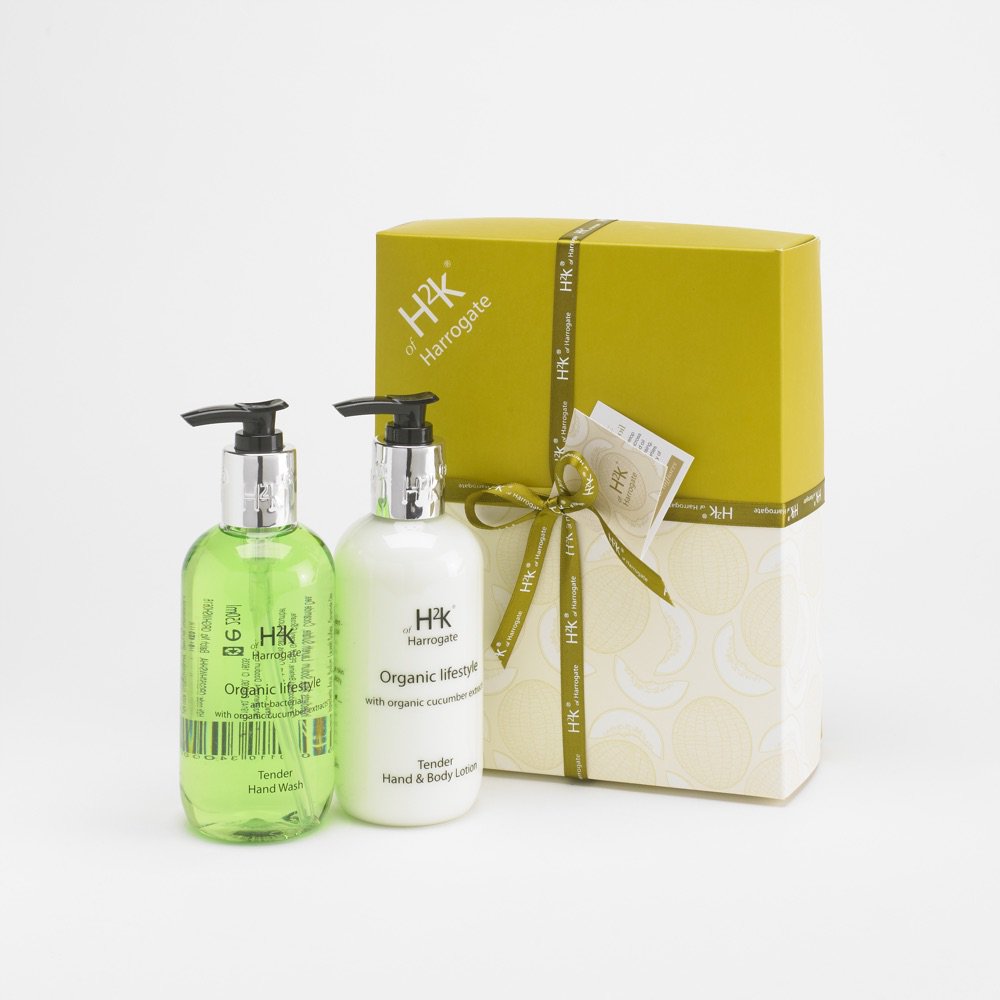 H2kBotanicals's tweet photo. .@thegranarycafe many thanks for the #Christmas order. We love the good you do! ❤️ https://t.co/LAr0wzX8pZ #H2kofHarrogate https://t.co/WobHC1cfR8