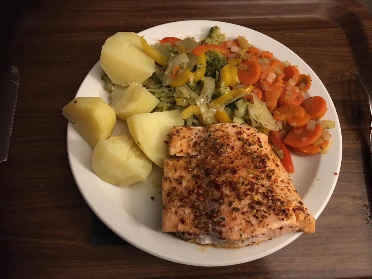 blepsnep's tweet photo. If you thought my plate from yesterday looked good, then check this out! ♥️
@TakodaTig
#feeeesh https://t.co/duJNfoAnU6