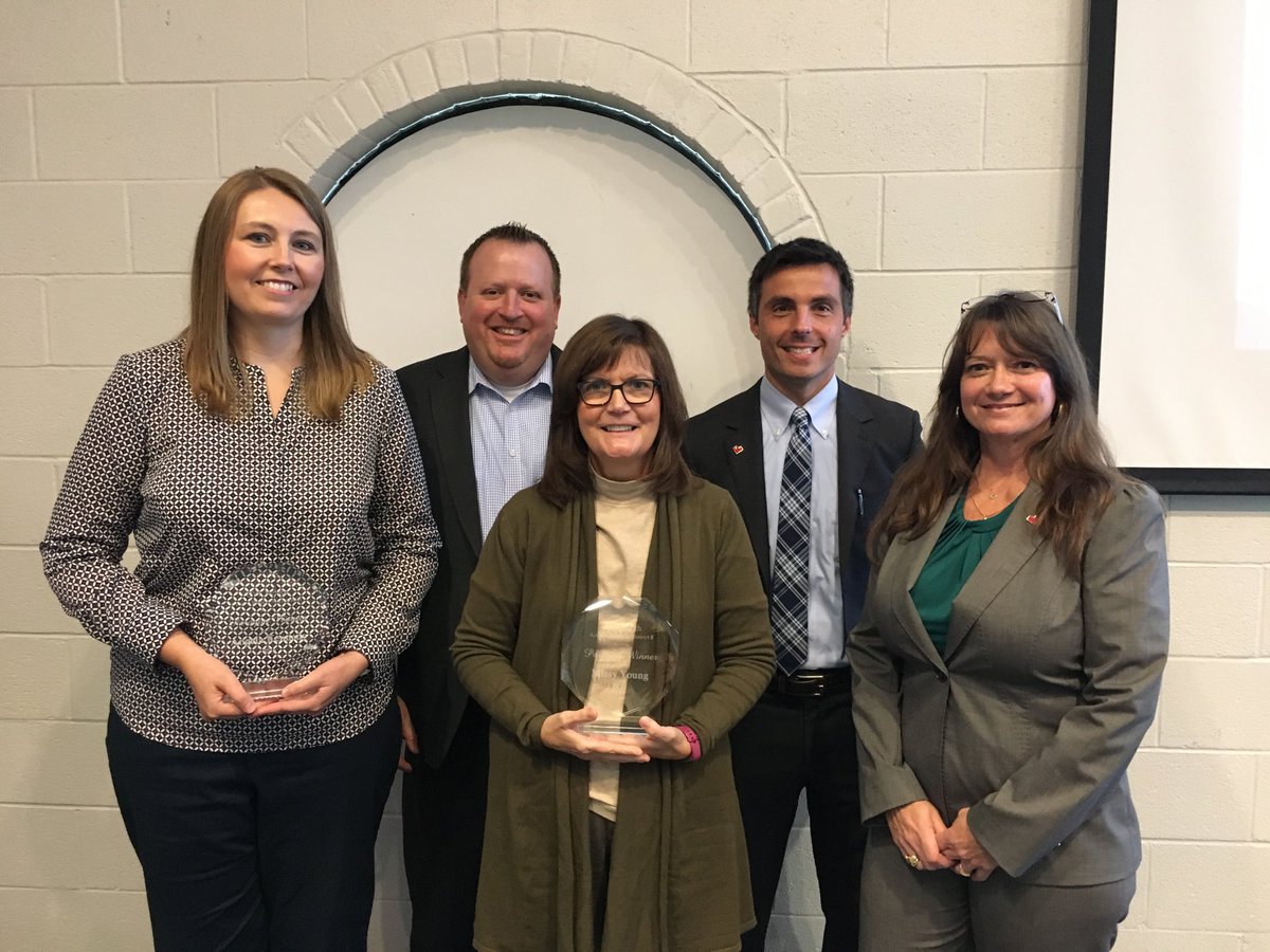 DavidSanfordCVS's tweet photo. So proud of our D8 paragons Missy and Angela #TeamLouisville #Leadingw❤️ Thank you for what you do everyday!!! #Region36 https://t.co/AHBsWpaHCM
