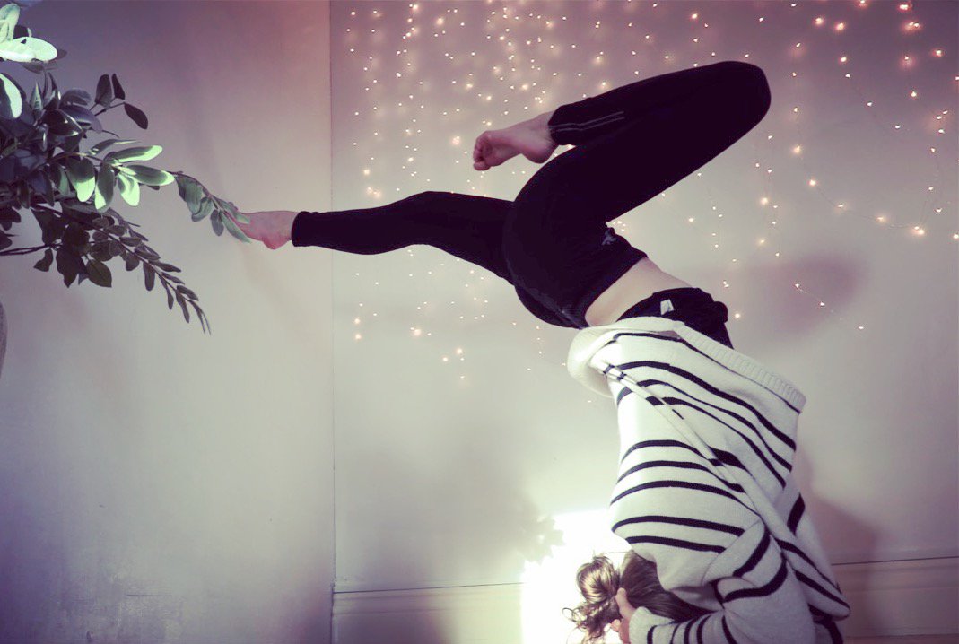 InnerLovePeace's tweet photo. This #yogagirl is doing the #challenge of doing yoga everyday for 1 year 😲 #Wow #Follow her on #Instagram @yoga.timeforyou #yogapants https://t.co/IhsOSW40Qp