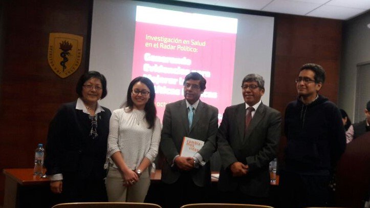 cronicasperu's tweet photo. #SECRONICAS17 Mesa tematica: Hipertensión y su relación con el consumo de sal (sodio) #SE2017 #EW2017 #CRONICAS https://t.co/zqndqbPxX6