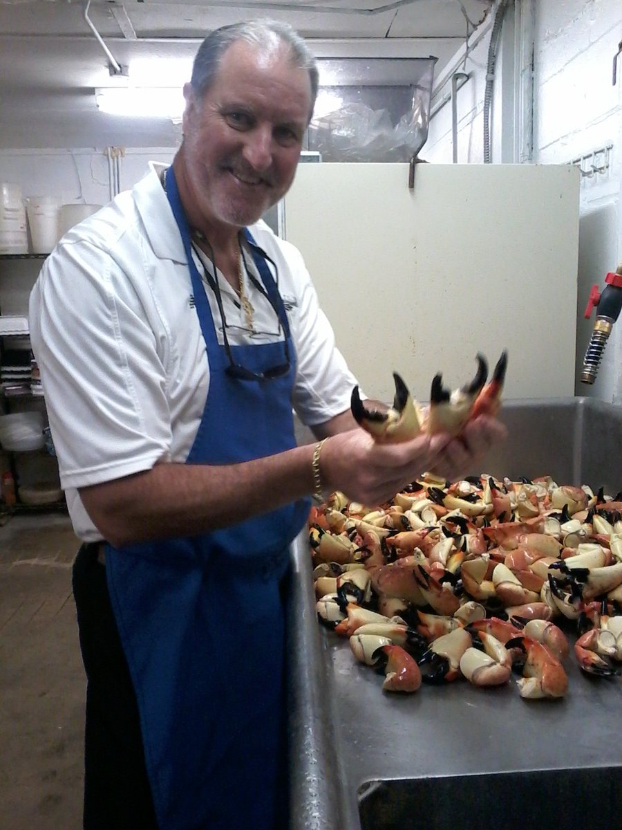 wardsseafood's tweet photo. Stone crabs clawing their way in! https://t.co/uCC5cbiBVg