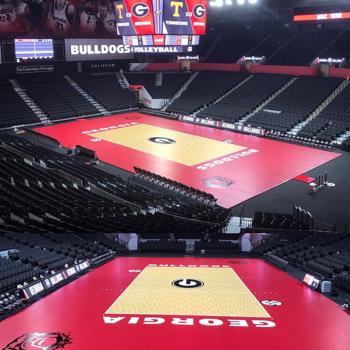 Have you seen the new @universityofga women’s volleyball court? Check out the stunning Taraflex court here! #GoBulldogs #SSE #UGA https://t.co/d7CQMZnK6e