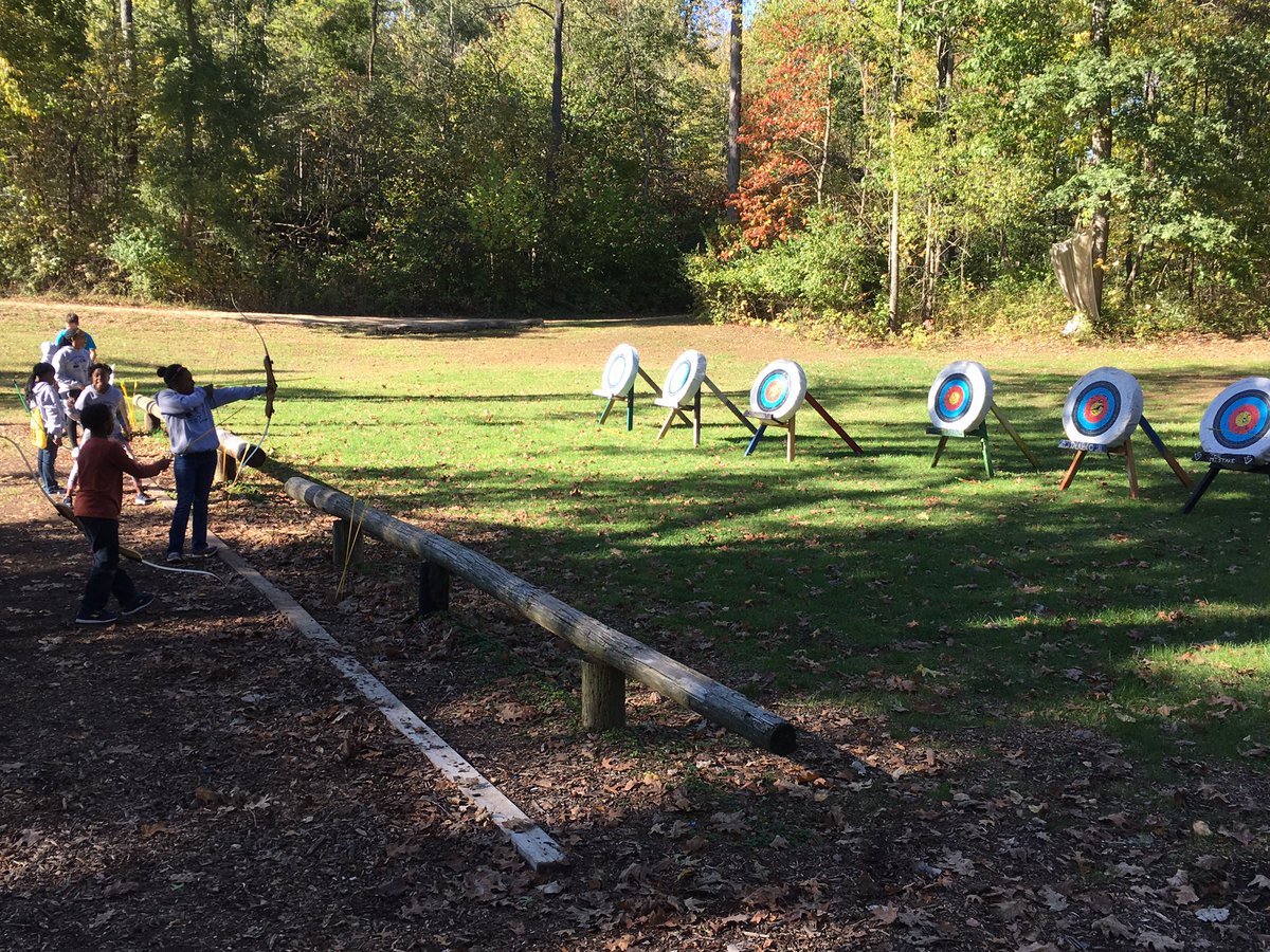 TheGreatMrDaley's tweet photo. Outdoor Ed Day 1 Activity 2 archery:
#teamBear @JoelleMulhearn @MrsRobertsSmith @FlossmoorHills #bullseye https://t.co/Q5Cd0mlWCl