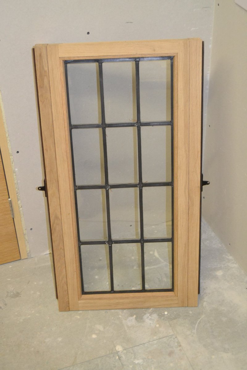 Oaktreecm's tweet photo. Solis oak window with leaded lights. Need full access through  a window frame? Removable centre panel. https://t.co/2kzJDB4LiI #leadedlights #oakwindows https://t.co/wcXWiSbWE8