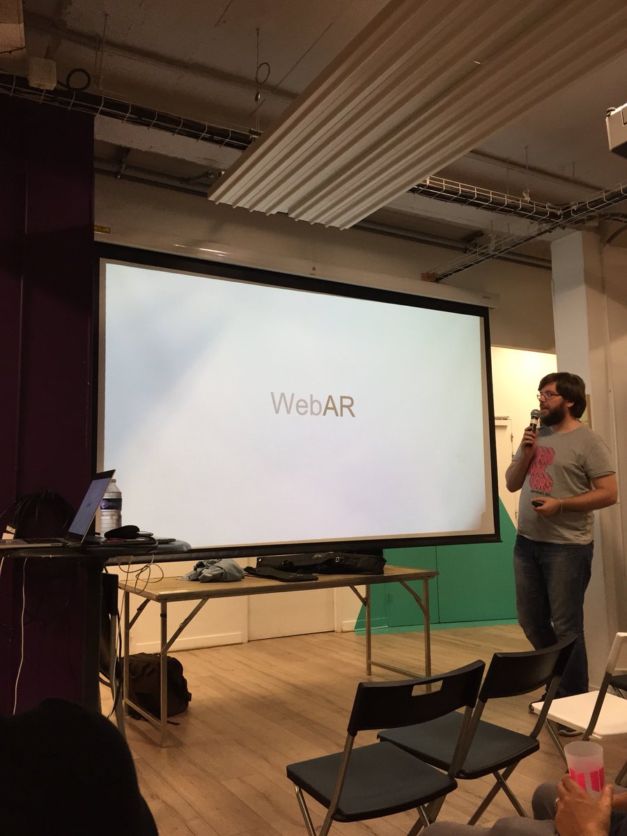 Let’s talk about #WebAR with @g33konaut !
Meetup #WebXRParis