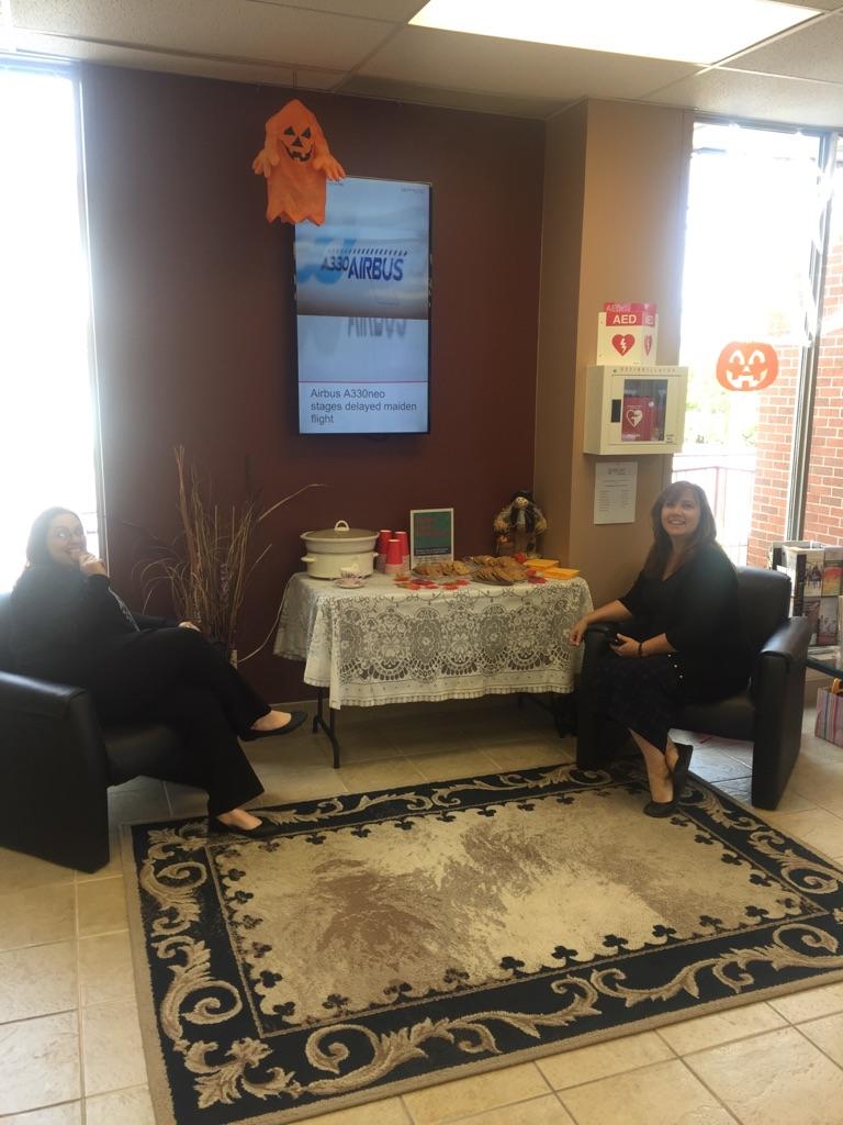 quintefirst's tweet photo. Celebrating #ICUD2017 at our Frankford Branch with some special treats! #WeLoveOurMembers #happycreditunionday https://t.co/5qiImuDCiP