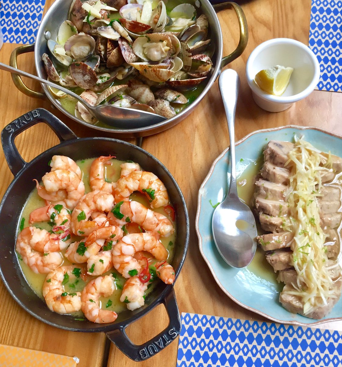 RenoirGuides's tweet photo. #LisbonTrip #Lisboa Nice meal and meet up with @Stretford_Dogs at #BairrodoAvillez good rec from @martinceviche https://t.co/HeTRteoA2n