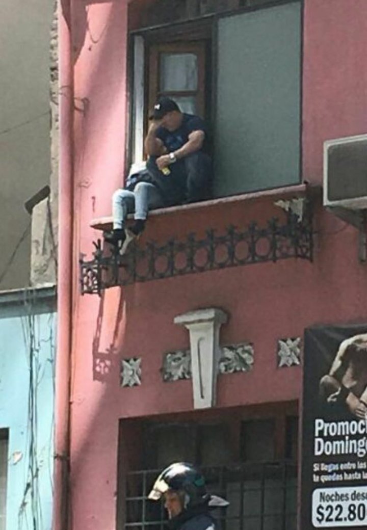 ale_a_f's tweet image. Cuando quieres pasar piola y justo se incendia el motel! 🙈
#Amunategui