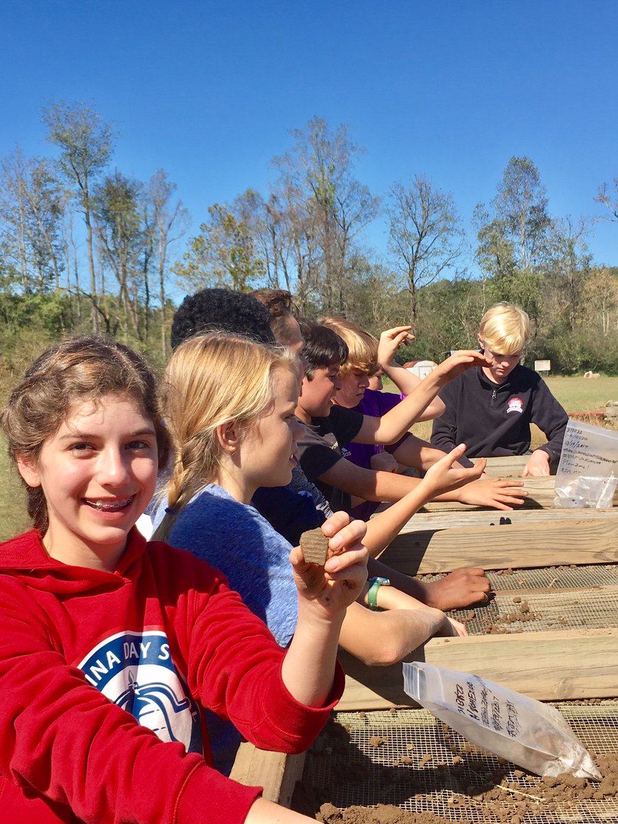 CGreeneCDS's tweet photo. 6th graders helping the archaeologists find artifacts!   A rare cross bow bolt was found! @carolinaday @ExploringJoara #cdslearns https://t.co/ZFhJc1r5hu