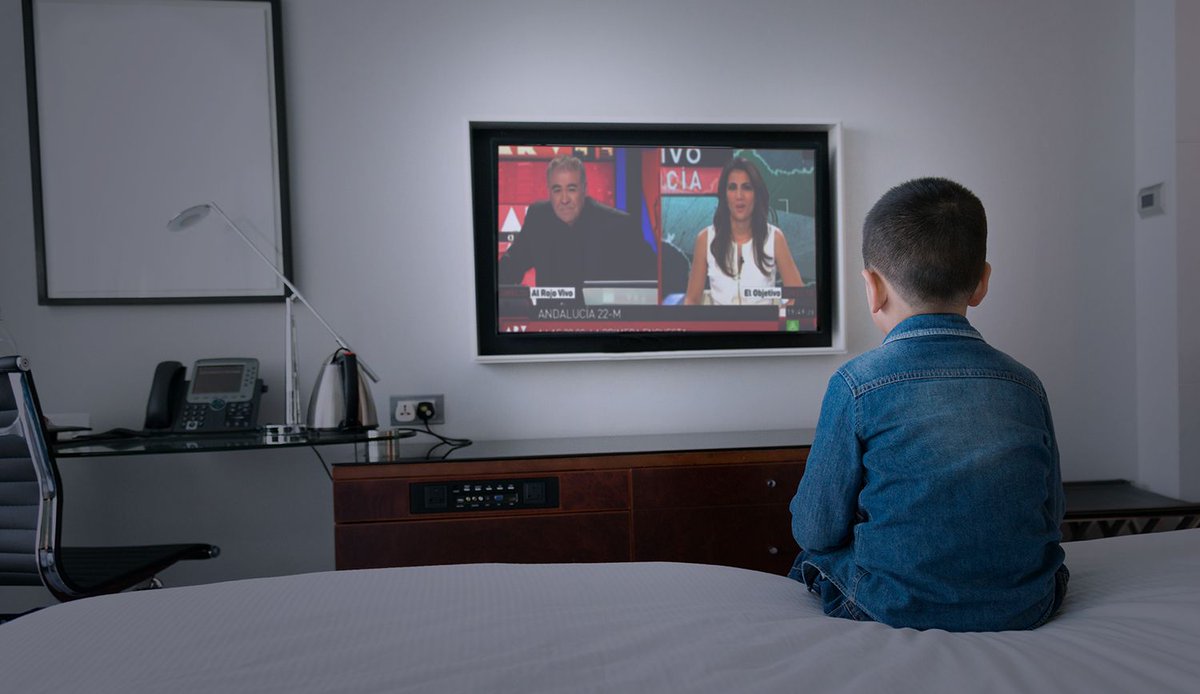 elmundotoday's tweet image. El hijo de Ana Pastor y Antonio García Ferreras protagonizará una nueva entrega de “Solo en casa” buff.ly/2yAg2cD