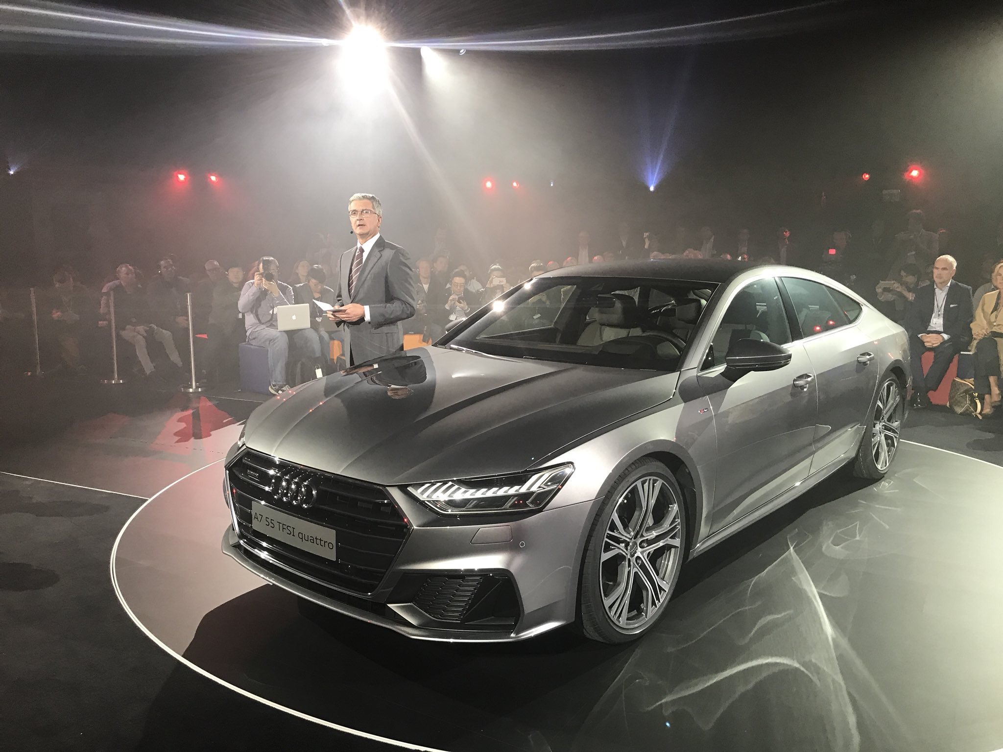 いろは6 All New アウディ より美しく よりかっこいい 公開されたのはs Lineかな ホイールのデザインもかなり良い Audi Audia7 T Co Dylwsudnot Twitter
