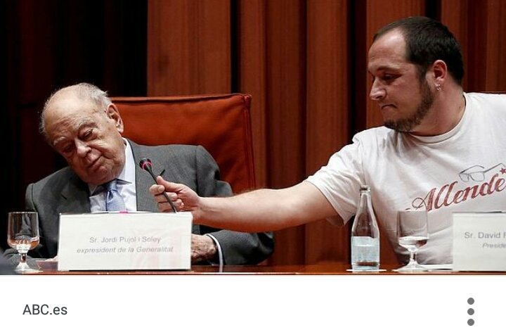 En Catalunya "indepes" levantaron decididamente la alfombra de casta autonomista. Aquí esperamos que PNV caiga por su propio peso y errores.