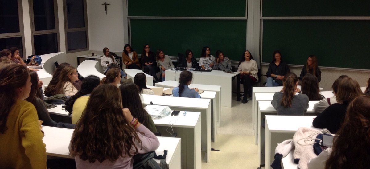 silviaoer's tweet photo. Mesa redonda de @soydeorvalle que estudian en la @unav. Gracias a todas!!!! https://t.co/Abl0sfkCzR
