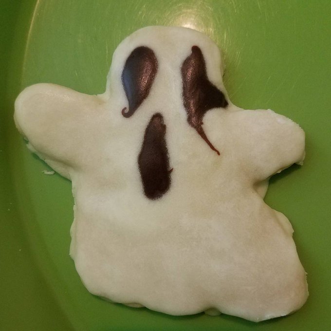 Ghost cookies #philly #sweets https://t.co/yn6zHTwhvY<a href="/tag/philly"class="tags">#philly</a><a href="/tag/sweets"class="tags">#sweets</a>