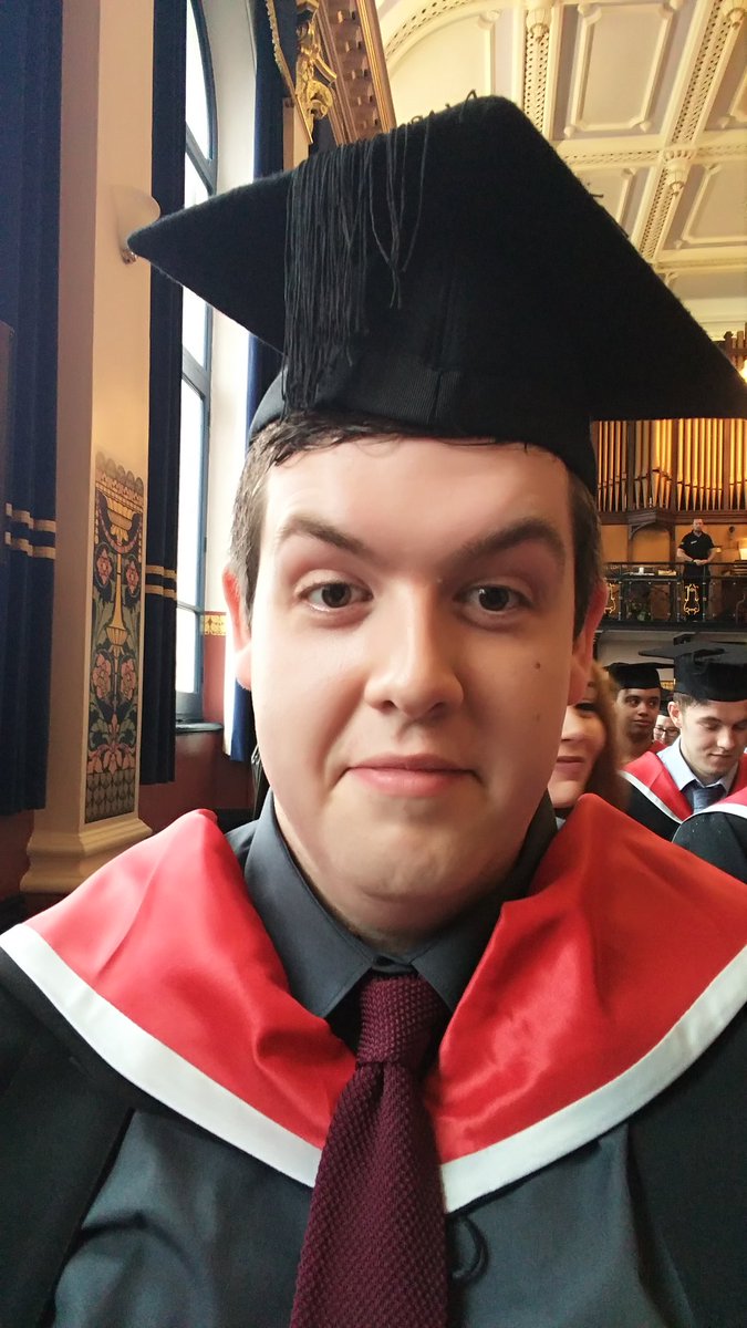 BigJimDesigns's tweet photo. Graduation finally came today! @gicreativearts #graduation #proud #degree https://t.co/o5oLOTRmRD