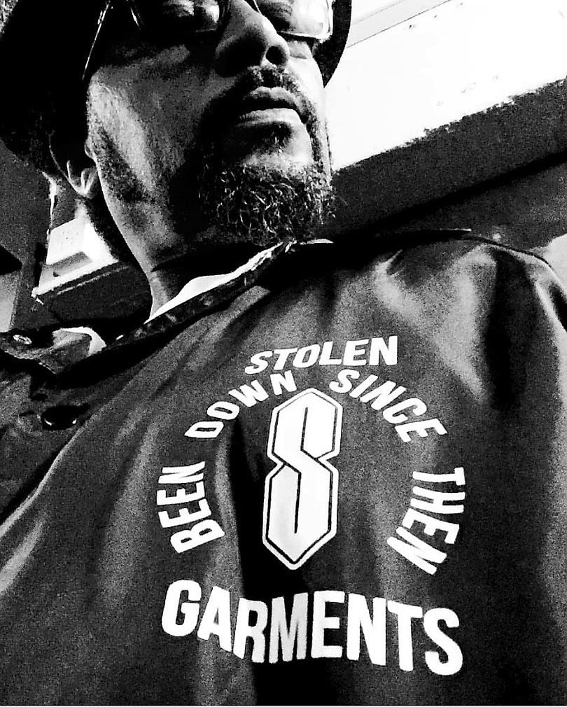 El blaxicano @kemotheblaxican rocking that old school S windbreaker. #stolengarments #deadsilence #delinquenthabits #losangleshiphop #windbreakers