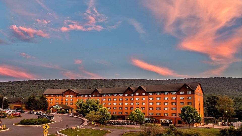 techgap2017's tweet image. Check out @RockyGapCasino, the stunning setting for our conference next week! #techgap2017