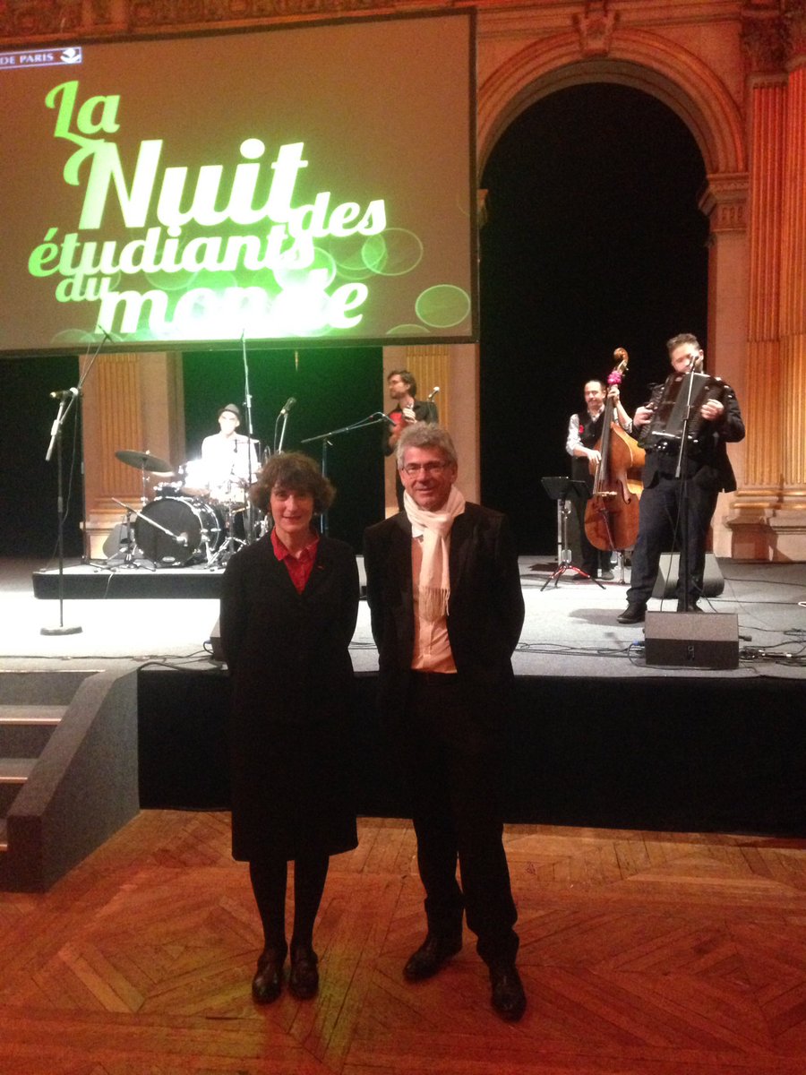 J'ai le plaisir d'ouvrir la #NuitDesEtudiantsDuMonde av <a href="/Lambert_CROUS/">Denis Lambert</a> Hospitalité &amp; bienveillance mots clefs de notre pol de vie étudiante