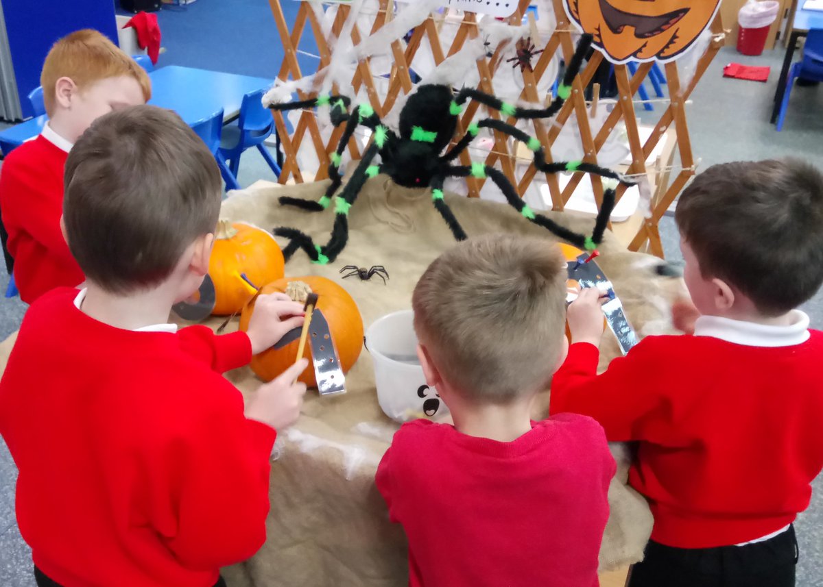 MonksAbbeyFS2's tweet photo. @monksabbey FS2 loved their fine motor and number challenge today. Thanks to staff who donated the golf tees! #monksabbeycounts https://t.co/X379pqwlfI