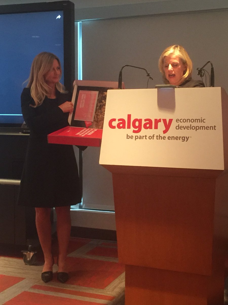 DirttyDavey's tweet photo. Amazon H2Q press conference @DIRTT @calgaryeconomic @robynbews #fightabear https://t.co/IzFKPmcNjh
