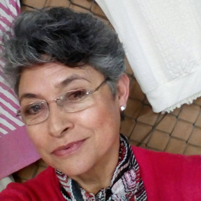 Emmacibrian's tweet photo. Buenas amigos y amigas gracias a los que me siguen besos https://t.co/FTEhsTTJWD
