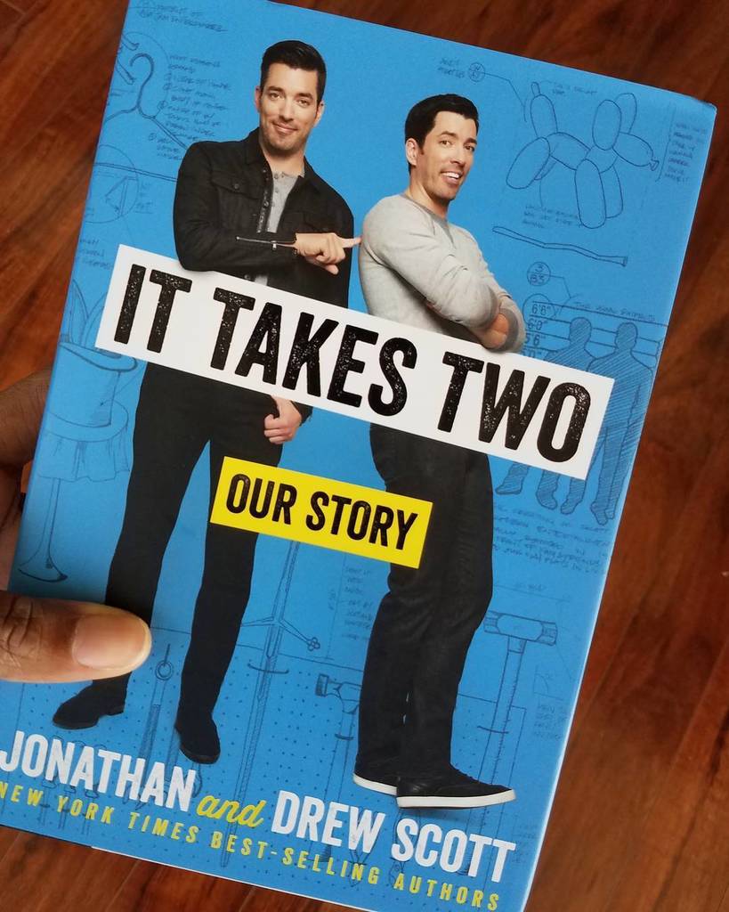 tksb15's tweet photo. Just got home from a loooong road trip and look what's in my mailbox 😍 #ittakestwobook... Love my fellow Canadians… https://t.co/8z0mxMFx8D https://t.co/svJBItOUeB