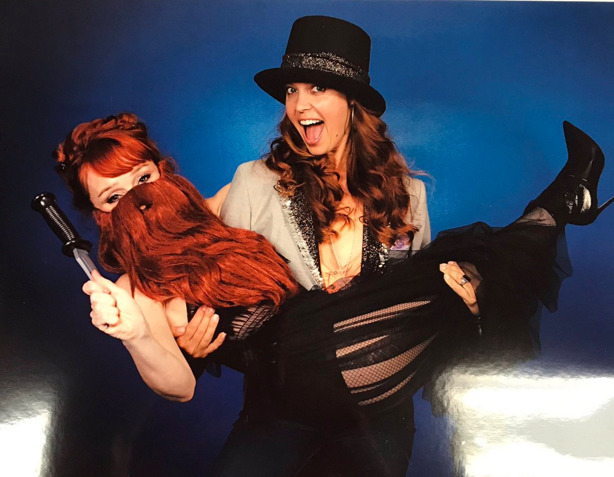 AlainaHuffmanBr's tweet photo. ATUALIZAÇÃO ANTIGAS — @AlainaHuffman x @RuthieConnell | NJCon-2017 #Supernatural https://t.co/JNgLS2fi0I