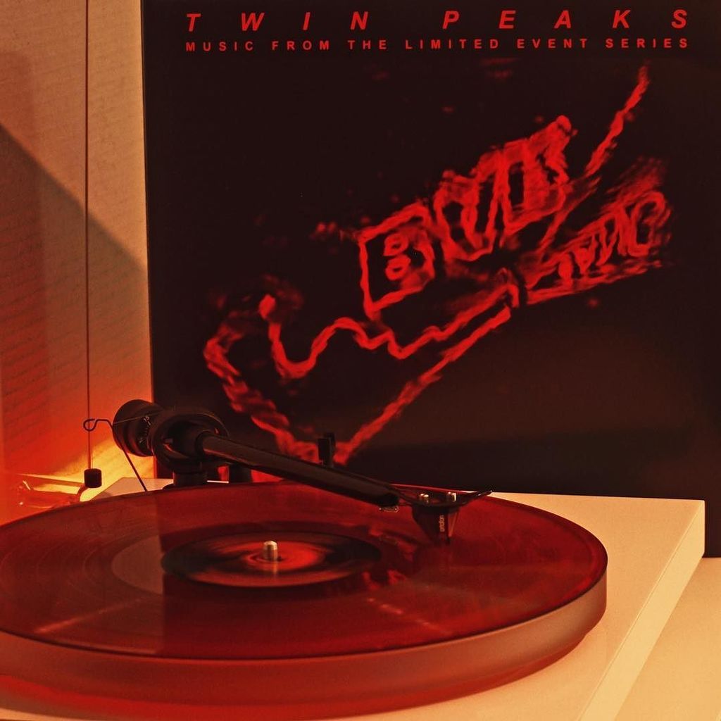 Spookaap's tweet photo. Falling for Twin Peaks, Music from S3 (The Return) on beautiful red black splatter vinyl ❤️🖤 #limitededition #viny… https://t.co/gDICUHyBu2 https://t.co/TFVFSvCw70
