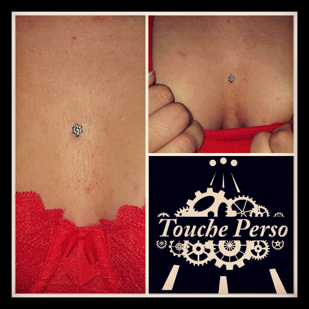 TouchePerso35's tweet photo. Microderm décolleté bijou fleur brillant blanc🌸 #piercing #bijouxpiercing #piercingmicrodermal #toucheperso #rennes #illeetvilaine #bretagne https://t.co/up4TbpmUrs