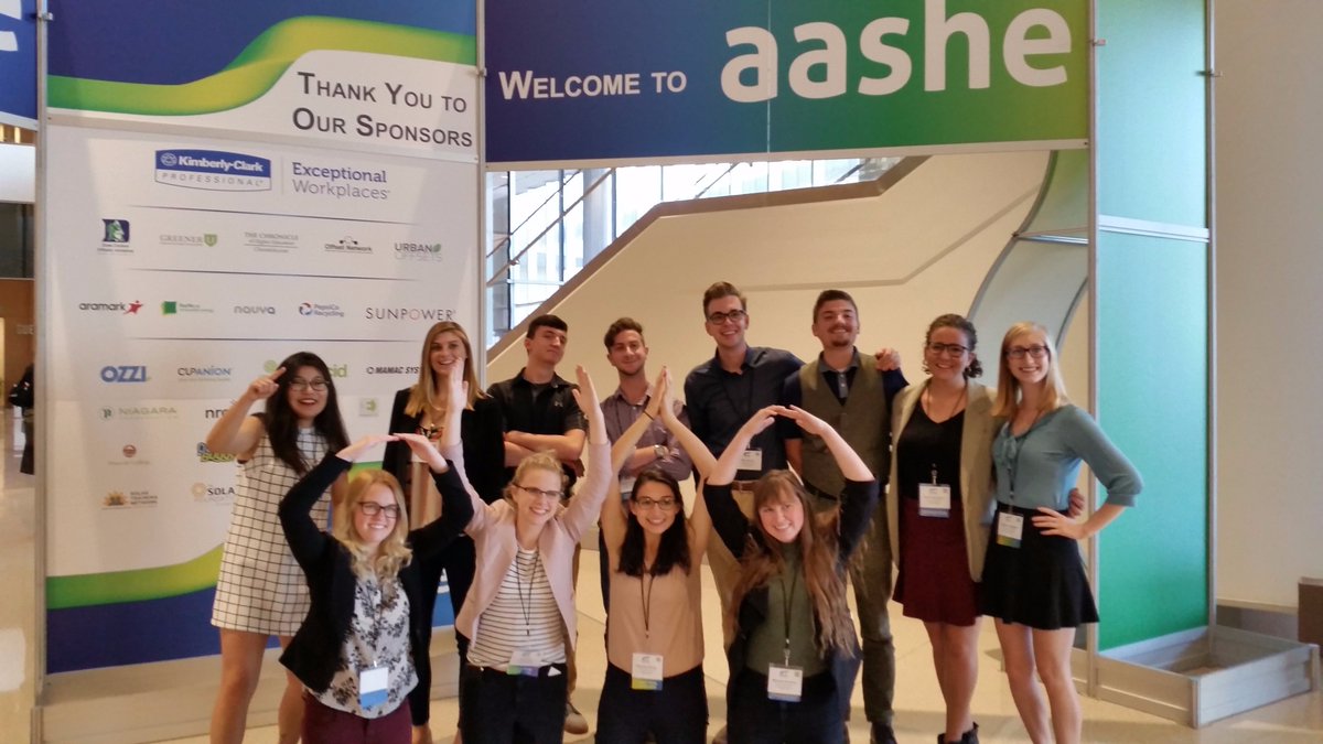 greenbuckeyes's tweet photo. Thanks to all #greenbuckeyes who represented Ohio State at #AASHE2017 student summit & sustainability conference! #CampusSustainabilityMonth https://t.co/DZVZhNp22S