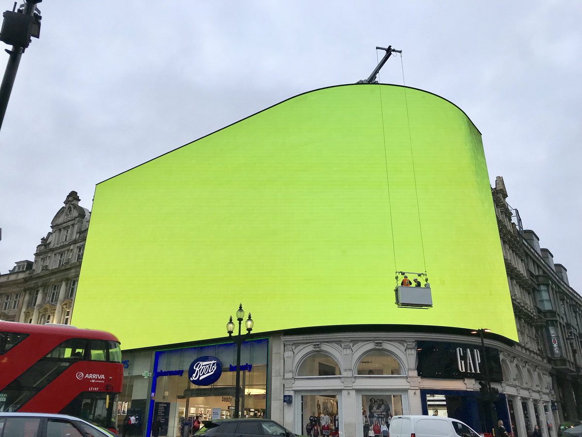 Tim_Duffy's tweet image. Fine tuning the new ad display at Piccadilly Circus