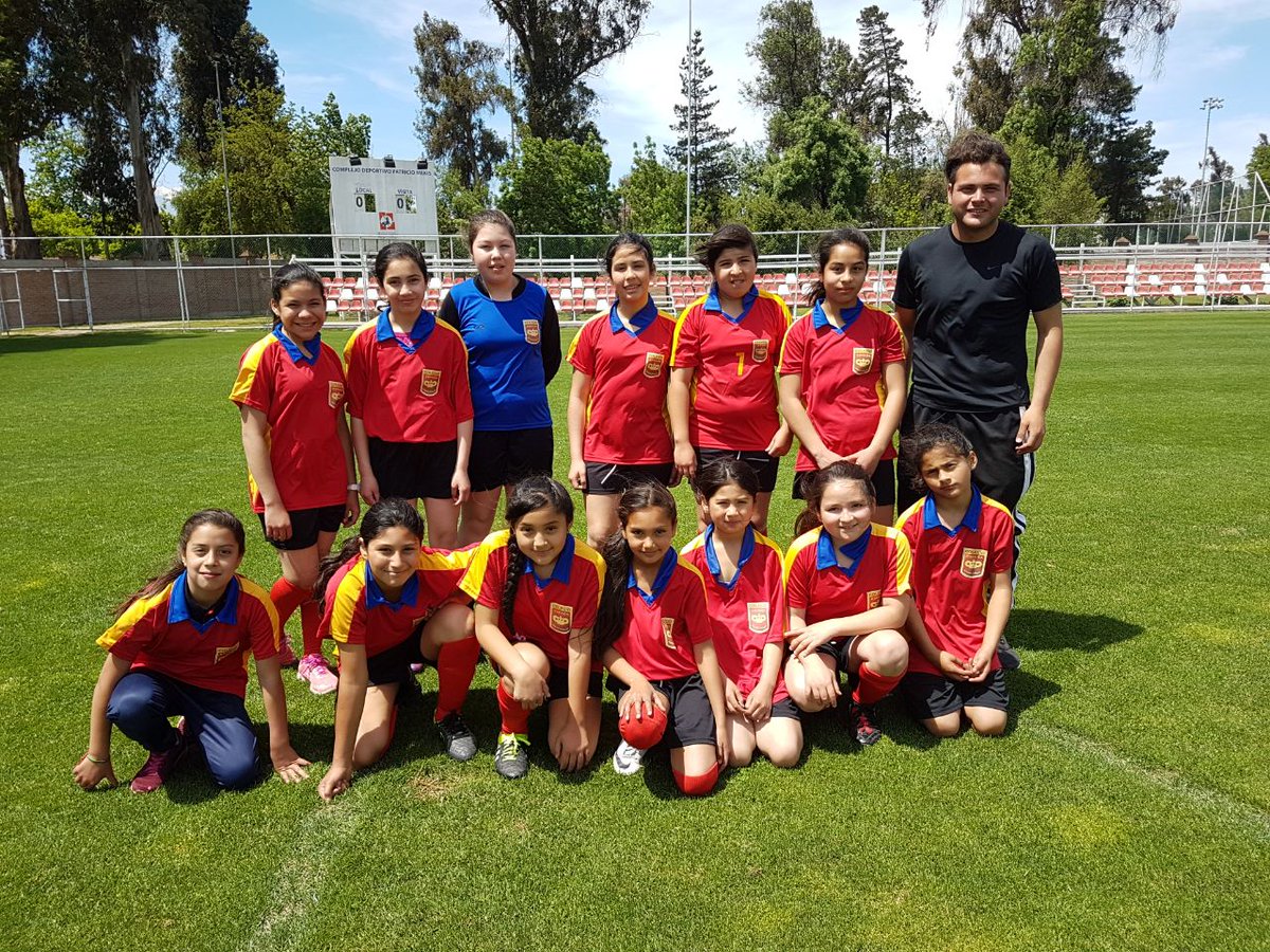 acle_cormun's tweet photo. Fútbol Categoría Judemu, Colegio España (Rancagua) vs Nuestra Señora de Loreto (Coltauco) @alcaldesoto @munirancagua https://t.co/NPjxD8Fhqk
